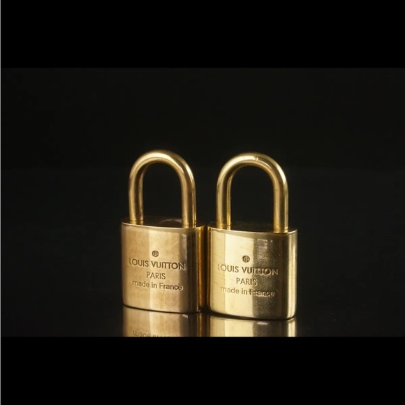 *FIRM* Authentic Louis Vuitton Lock and Key Set - Picture 2 of 13